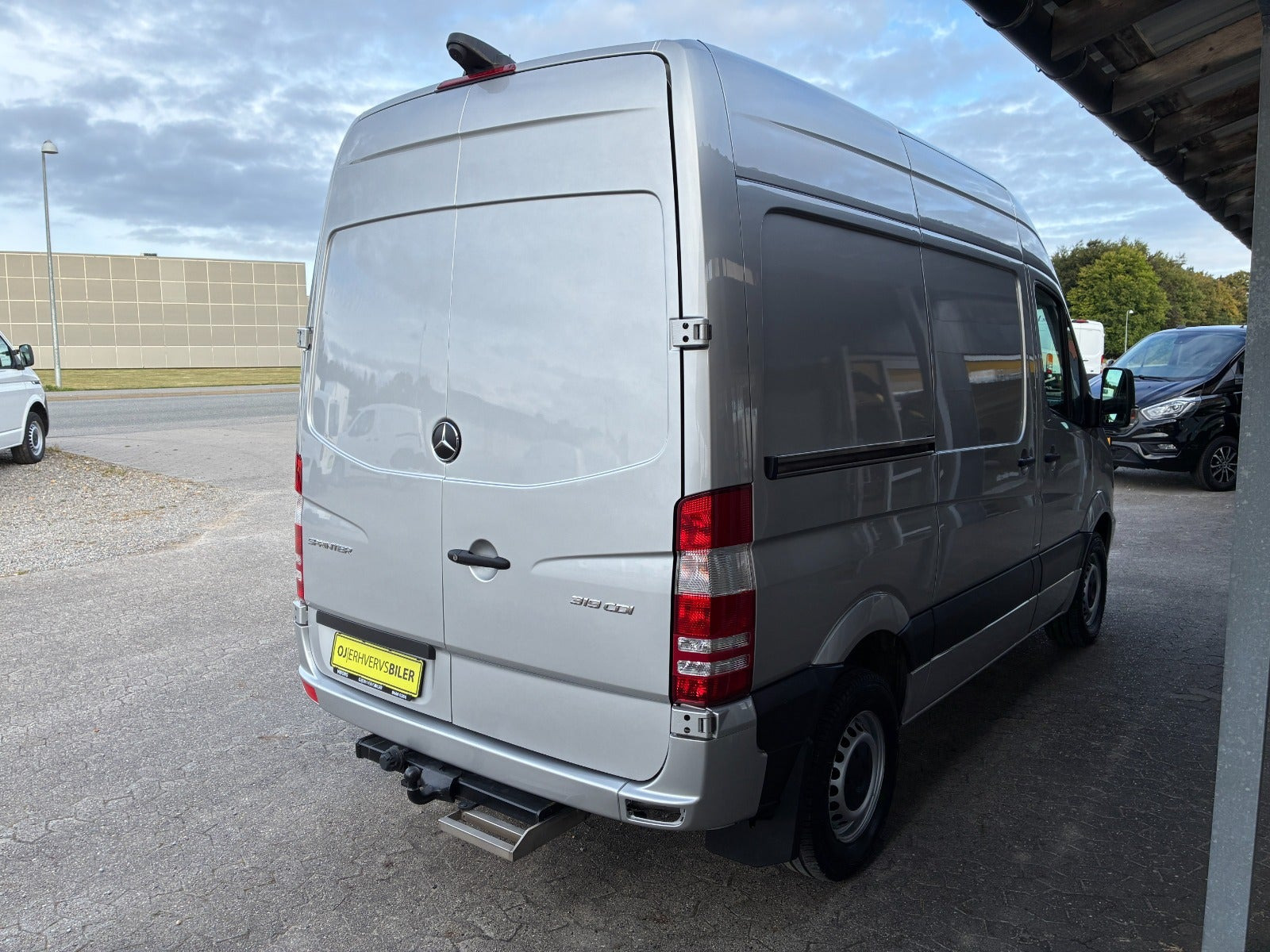 Sølv Mercedes Sprinter 319 fra 2017