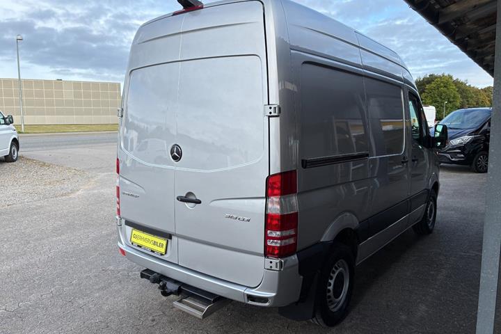 Sølv Mercedes Sprinter 319 fra 2017