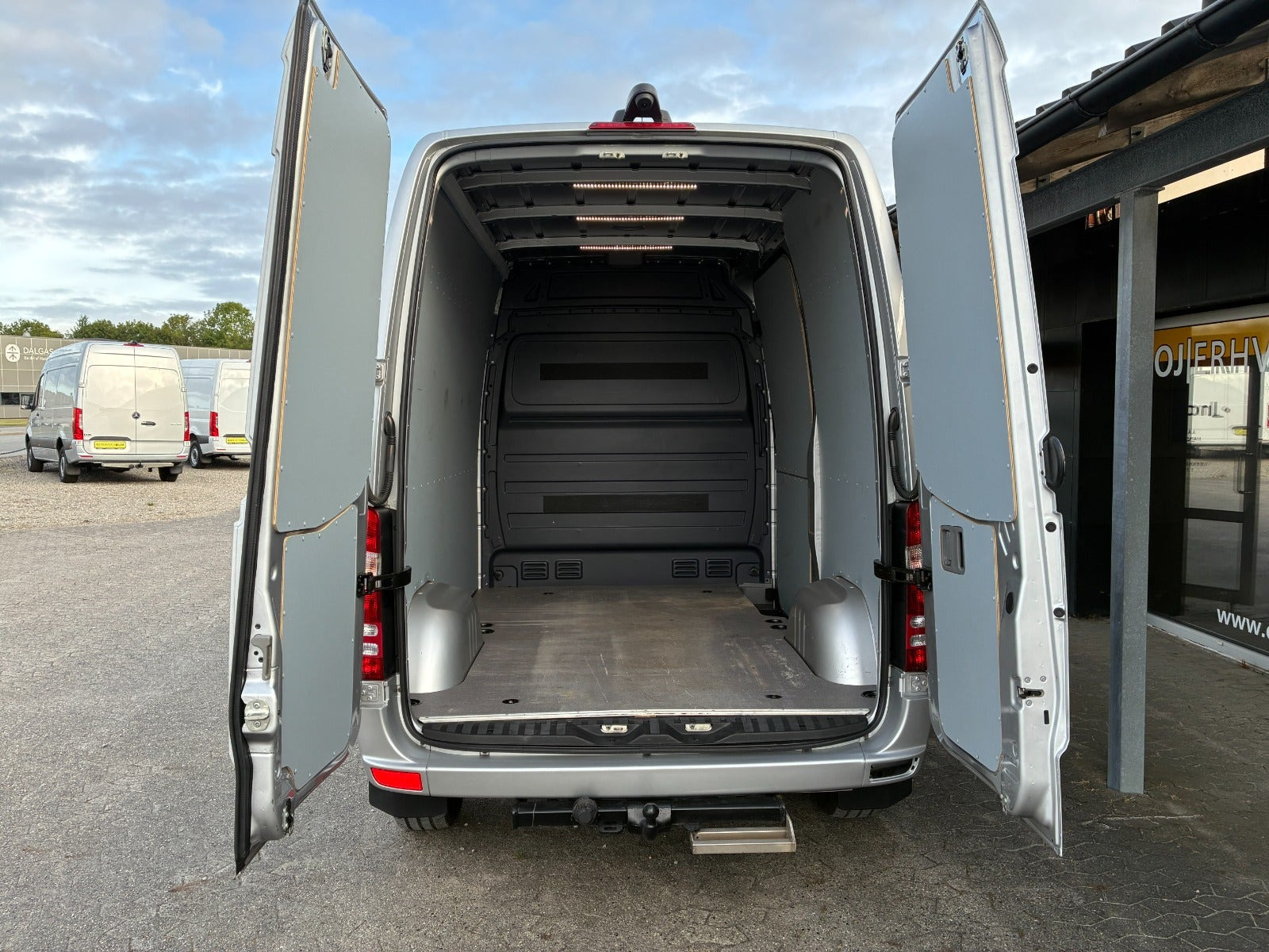 Sølv Mercedes Sprinter 319 fra 2017