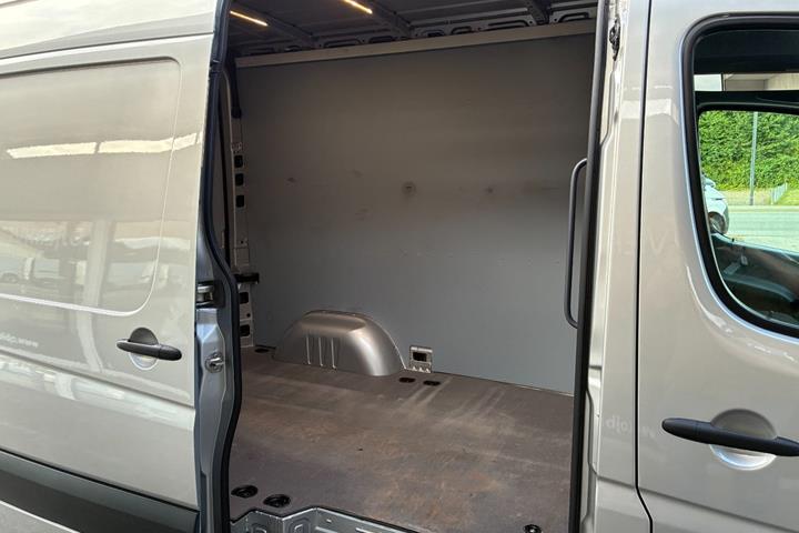Sølv Mercedes Sprinter 319 fra 2017