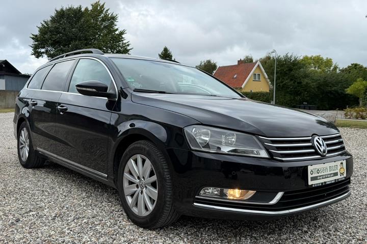 Sort VW Passat fra 2013