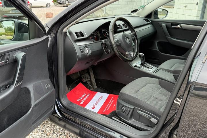Sort VW Passat fra 2013