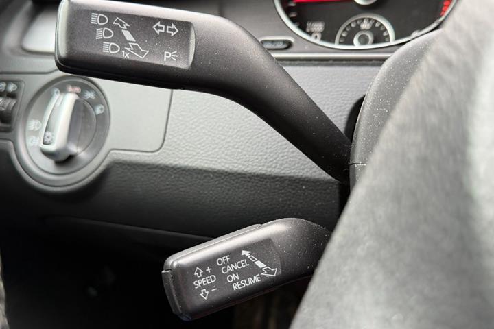 Sort VW Passat fra 2013