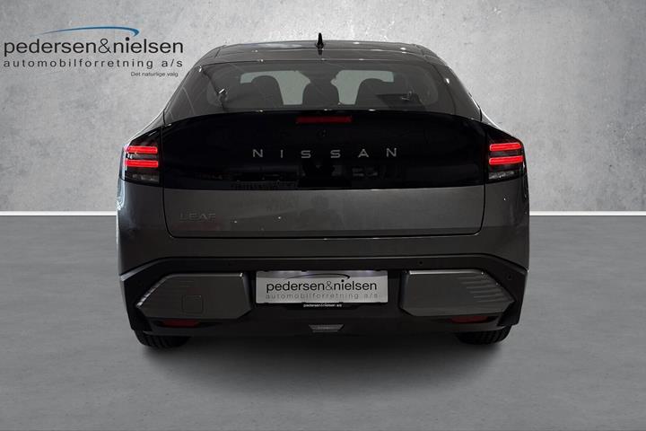 Sort Nissan Leaf fra 2026