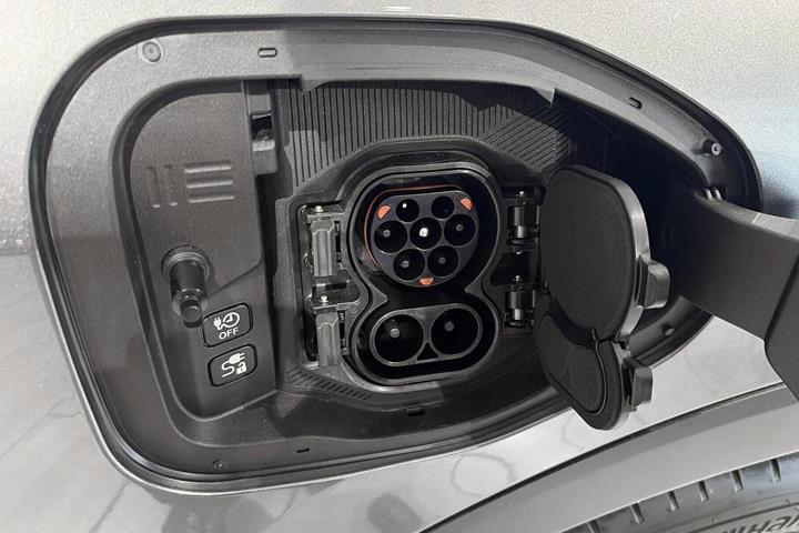 Sort Nissan Leaf fra 2026