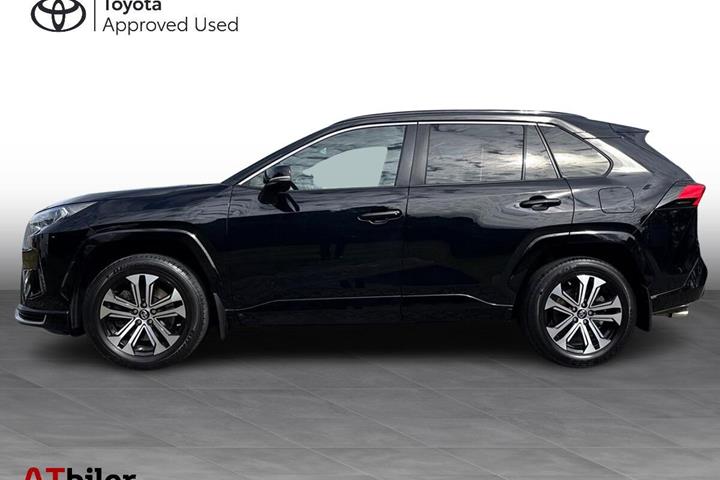 Sort Toyota RAV4 Plug-in fra 2021