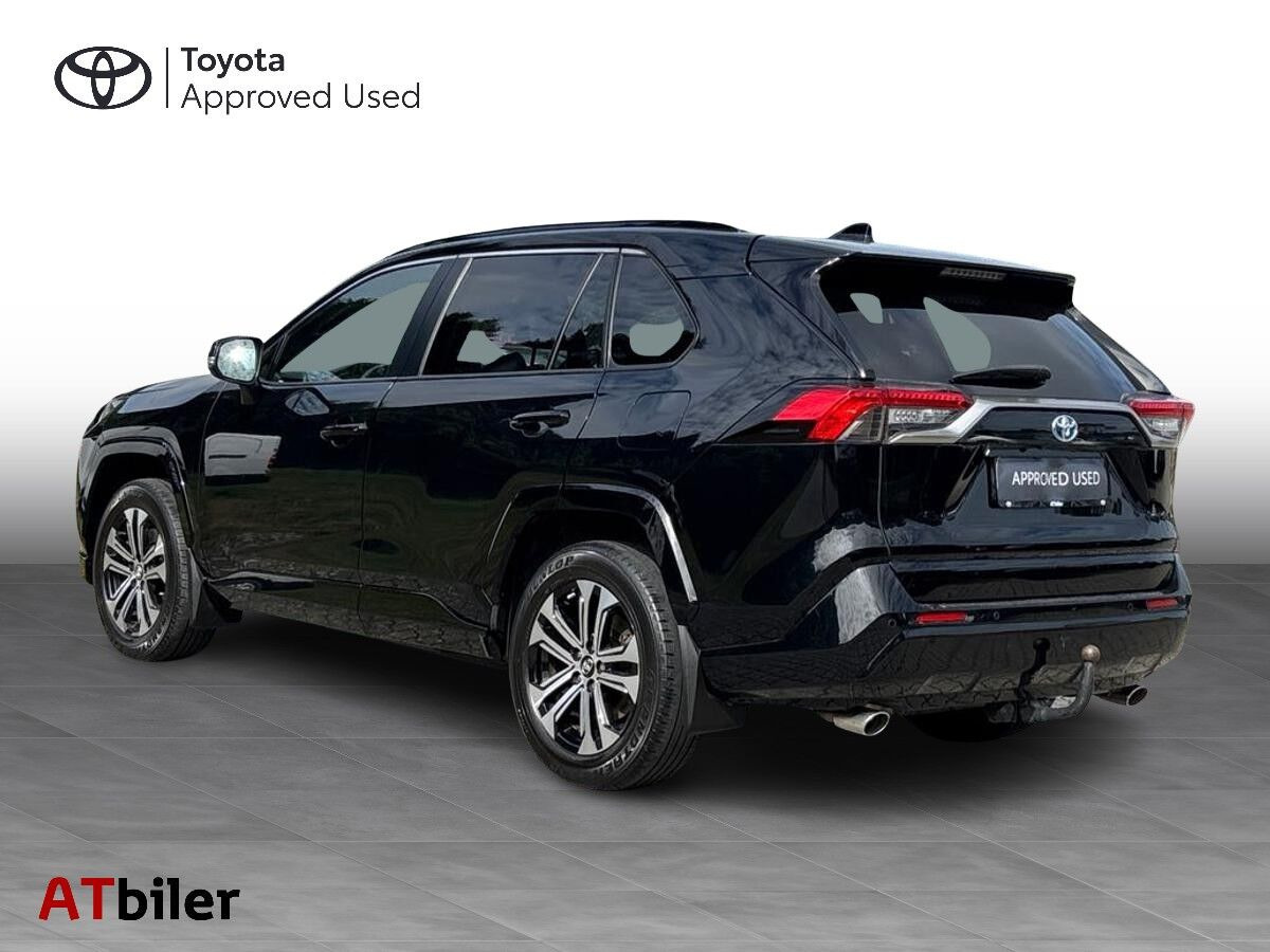 Sort Toyota RAV4 Plug-in fra 2021