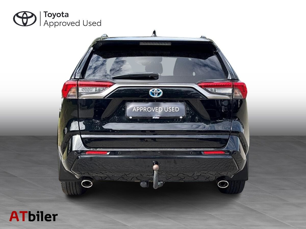 Sort Toyota RAV4 Plug-in fra 2021