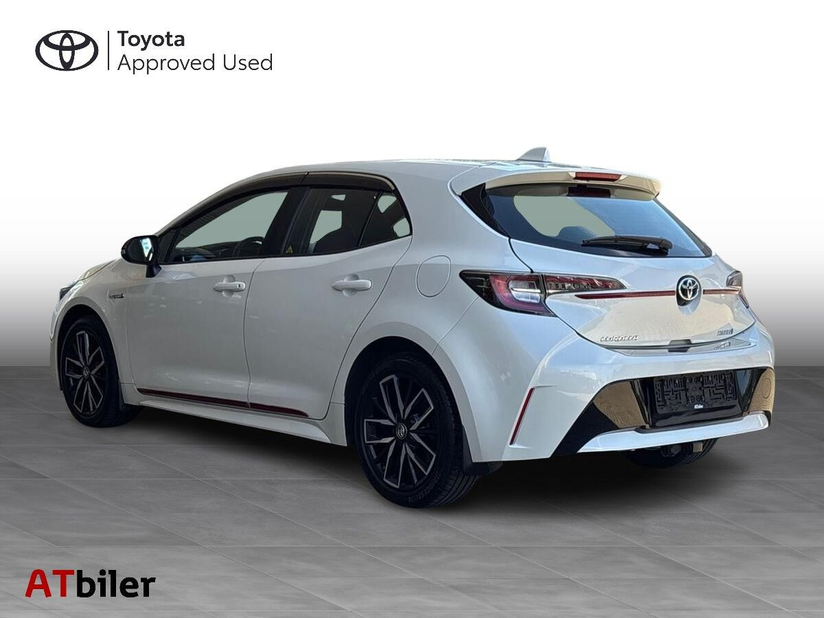 Hvid Toyota Corolla fra 2019