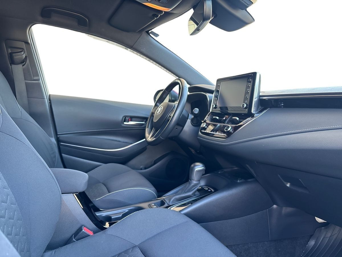 Hvid Toyota Corolla fra 2019