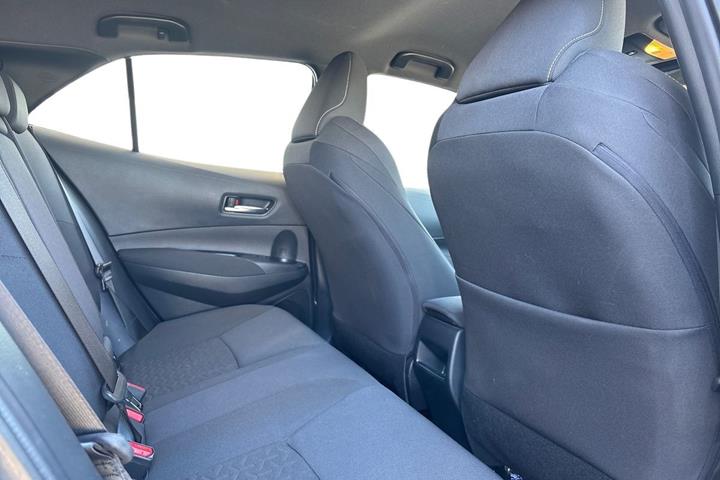 Hvid Toyota Corolla fra 2019