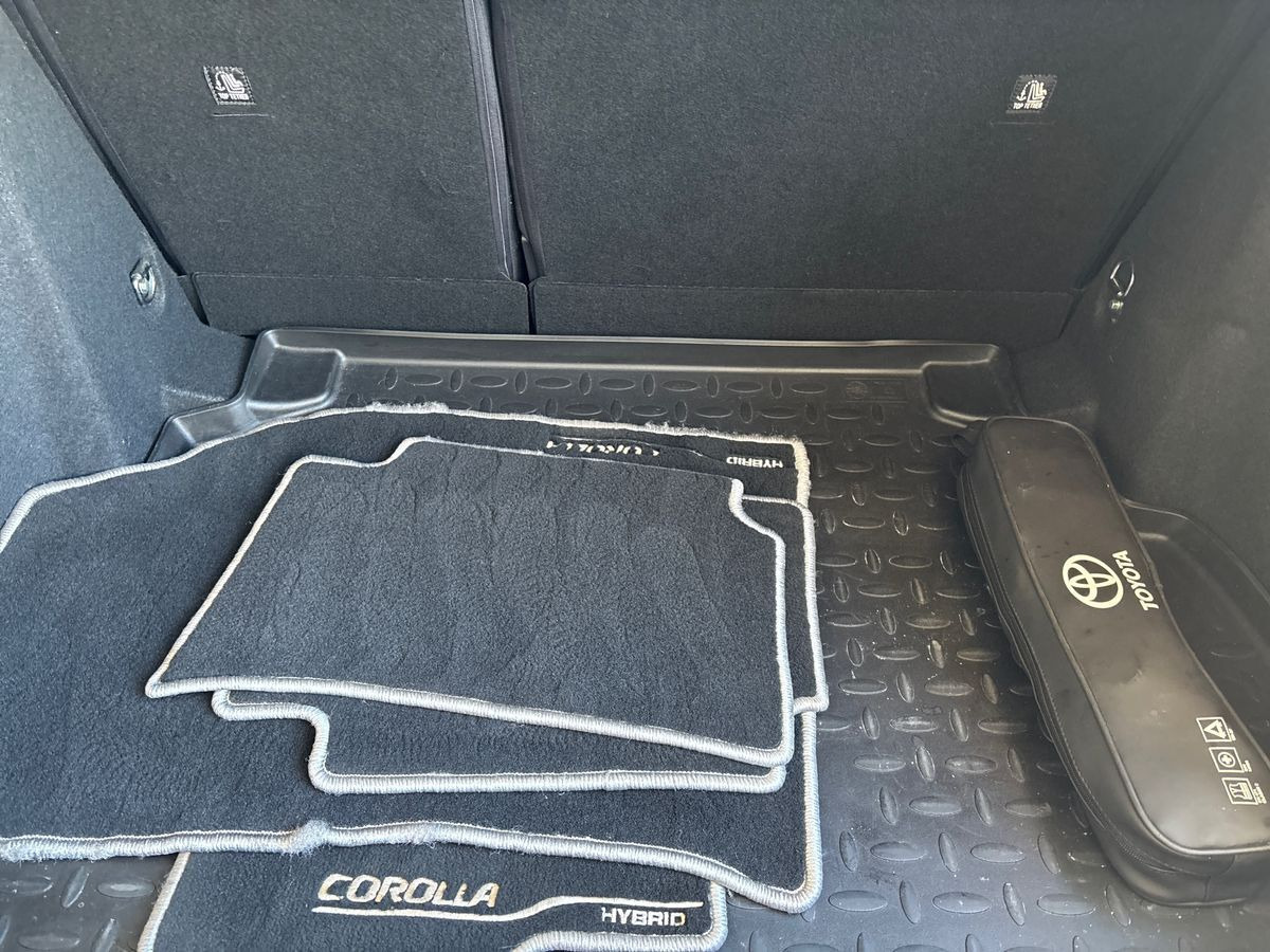 Hvid Toyota Corolla fra 2019