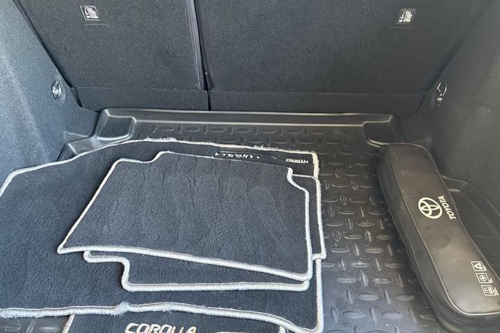 Hvid Toyota Corolla fra 2019