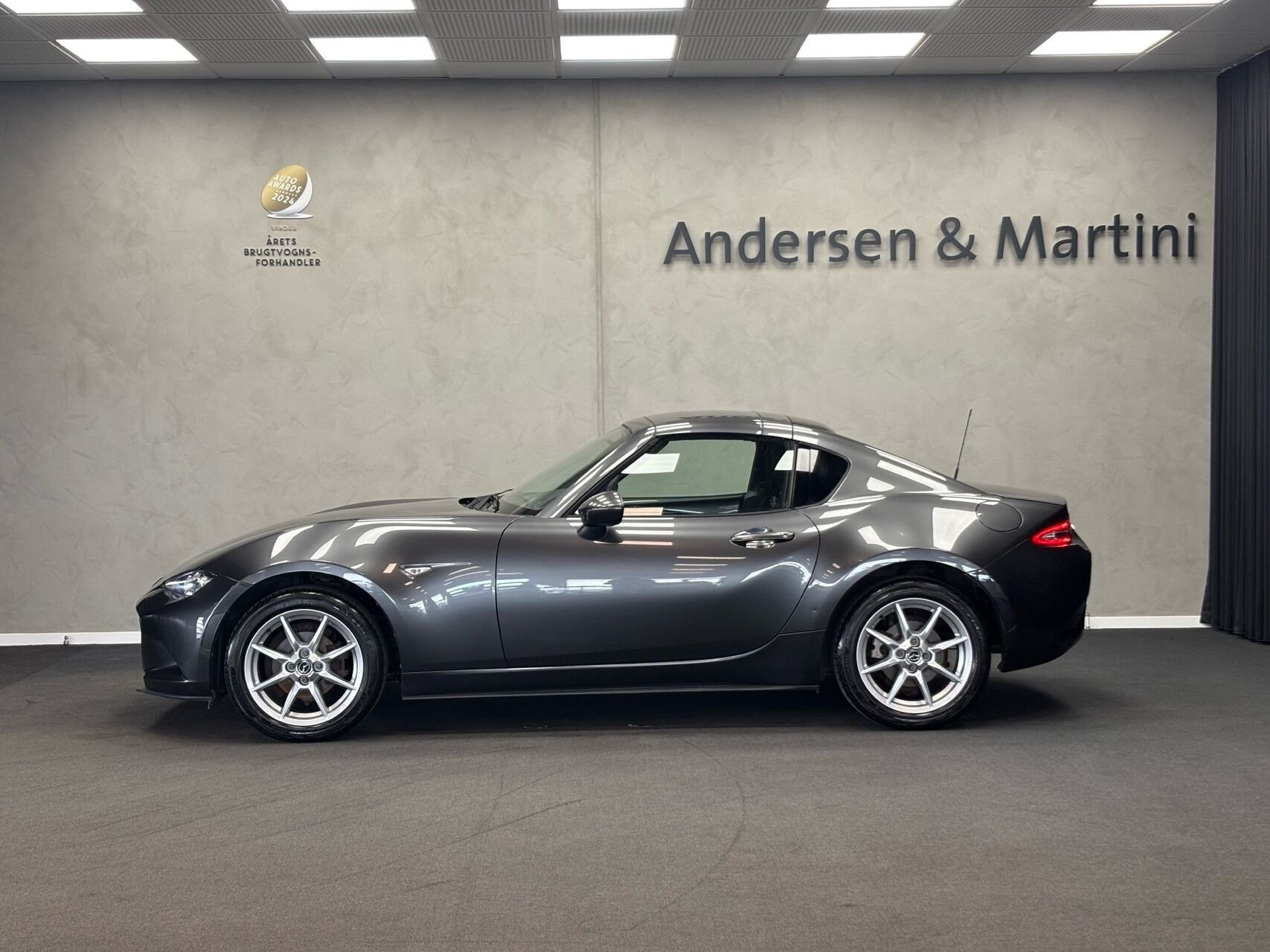 Grå Mazda MX-5 fra 2017