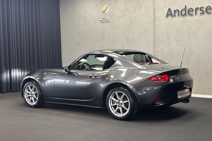 Grå Mazda MX-5 fra 2017