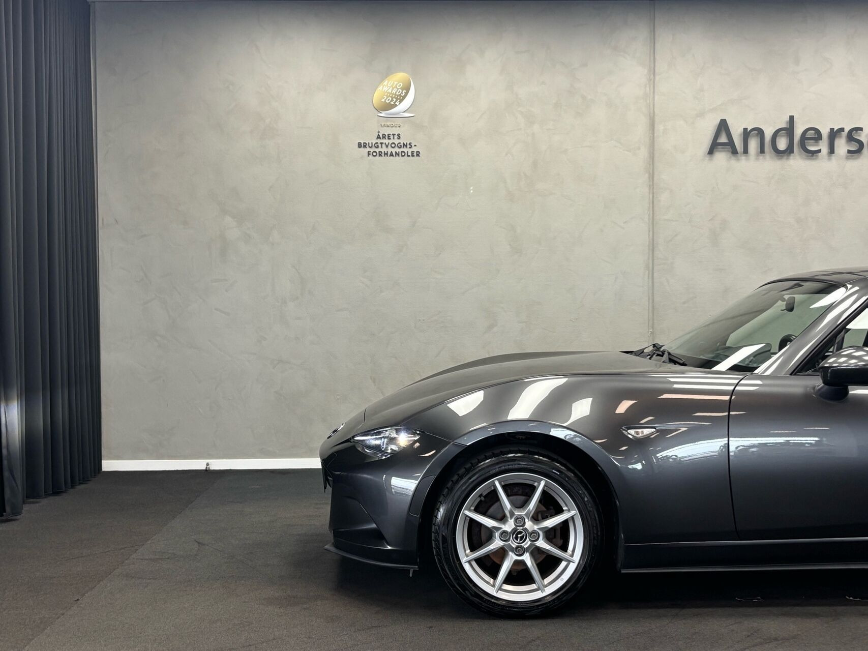 Grå Mazda MX-5 fra 2017
