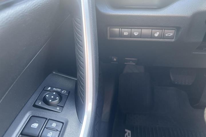 Grå Toyota RAV4 Plug-in fra 2022