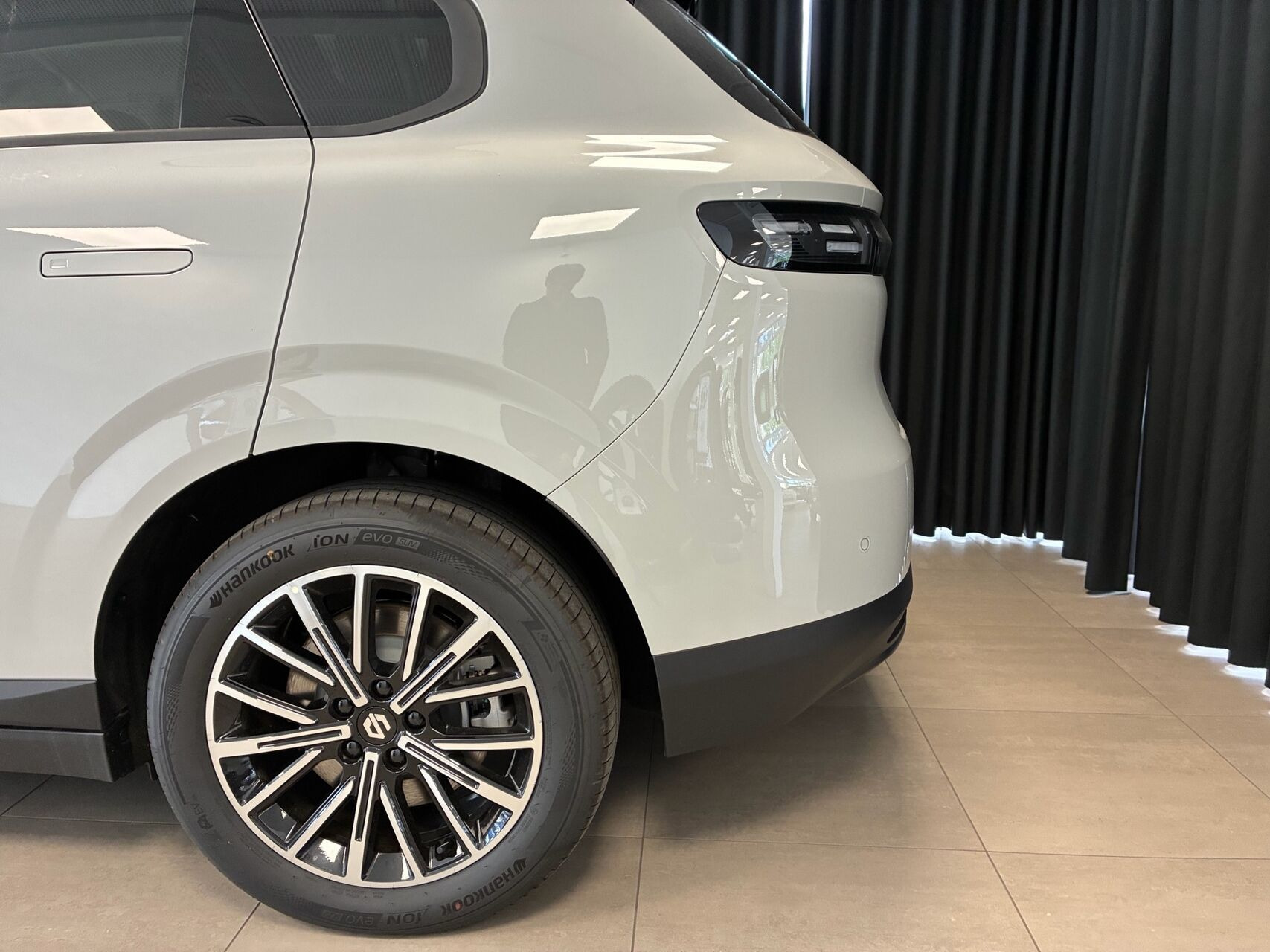 Grå Leapmotor B10 fra 2026
