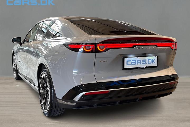 Grå Mazda 6e fra 2026