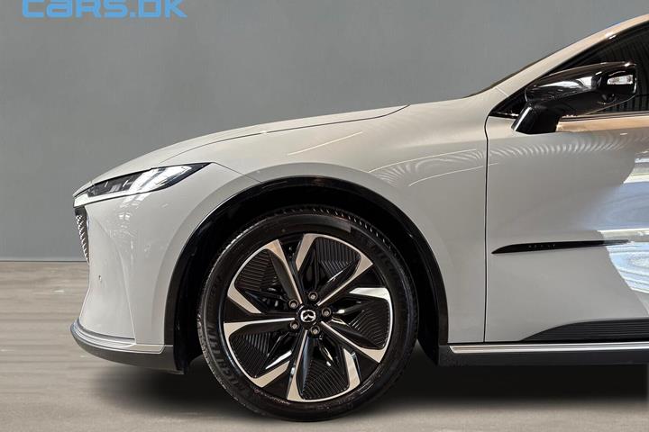 Grå Mazda 6e fra 2026