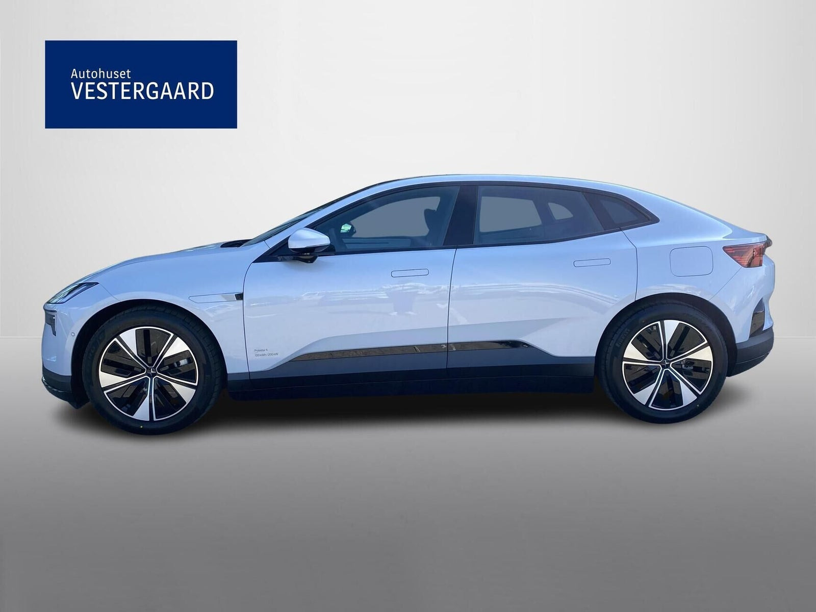 Hvid Polestar 4 fra 2026