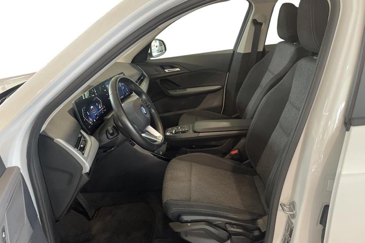 Hvid BMW iX1 fra 2024