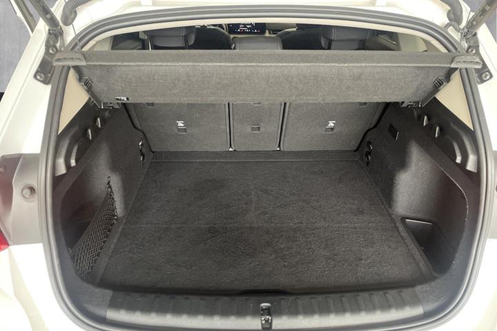 Hvid BMW iX1 fra 2024