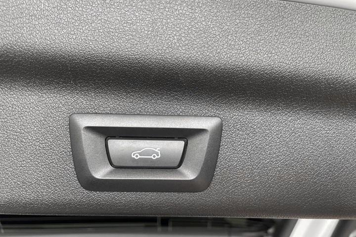 Hvid BMW iX1 fra 2024