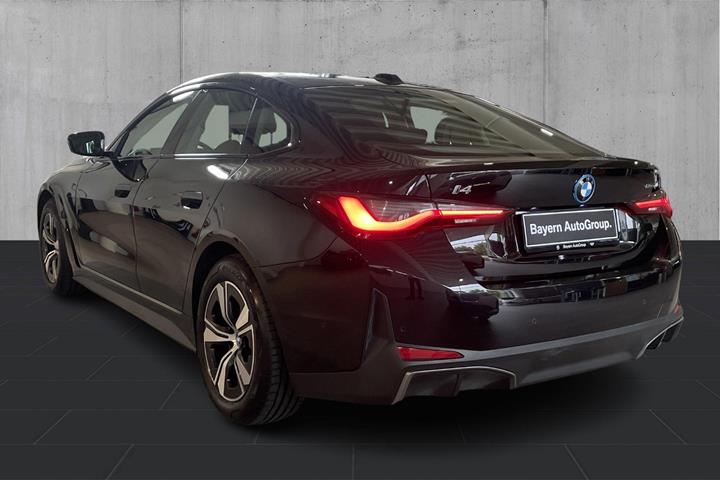 Sort BMW i4 fra 2023