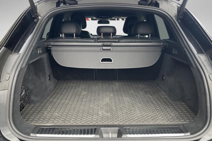 Sort Mercedes EQE350 SUV fra 2025