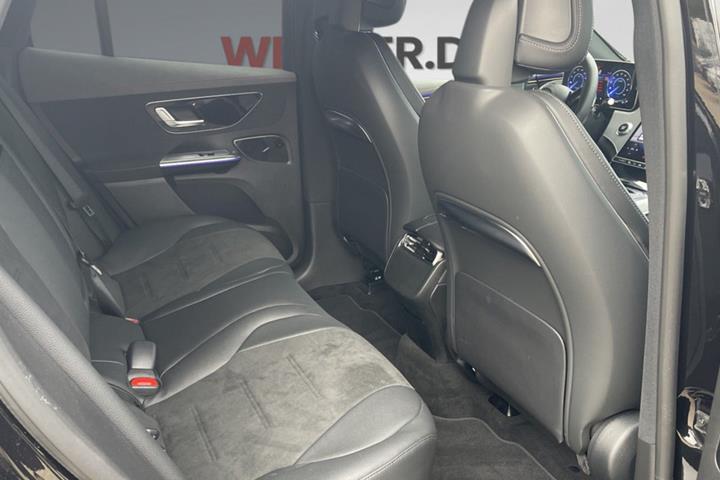 Sort Mercedes EQE350 SUV fra 2025