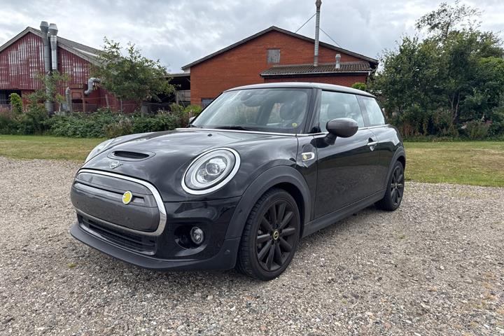 Sort Mini Cooper SE fra 2020