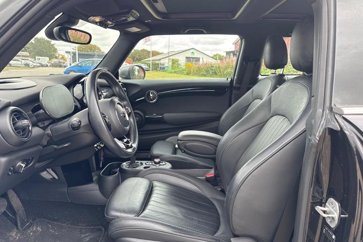 Sort Mini Cooper SE fra 2020