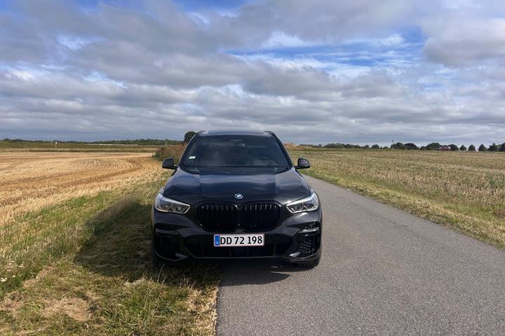Sort BMW X5 fra 2022
