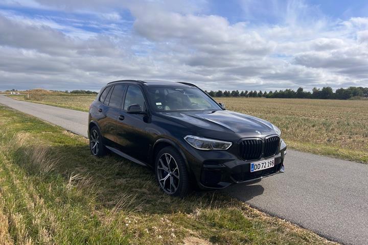 Sort BMW X5 fra 2022