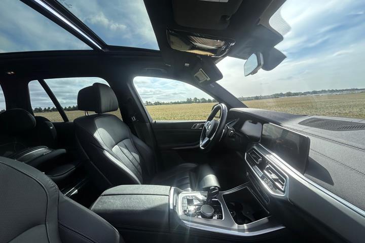 Sort BMW X5 fra 2022