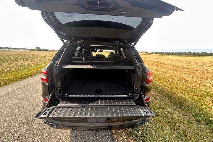 Sort BMW X5 fra 2022