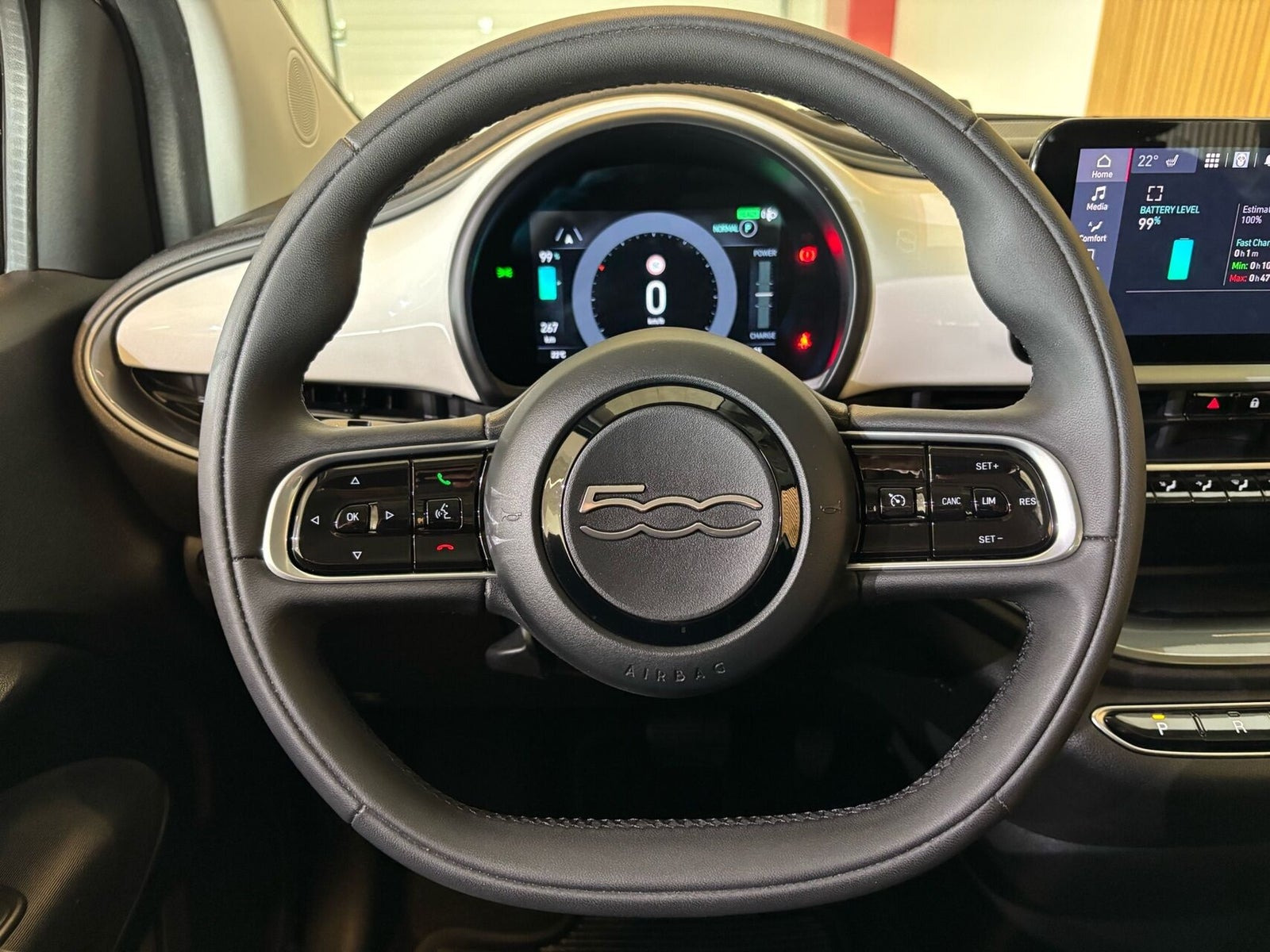 Hvid Fiat 500e fra 2023