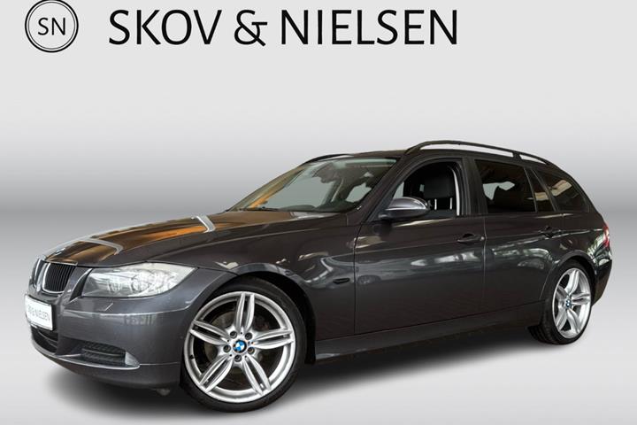 Grå BMW 320d fra 2008