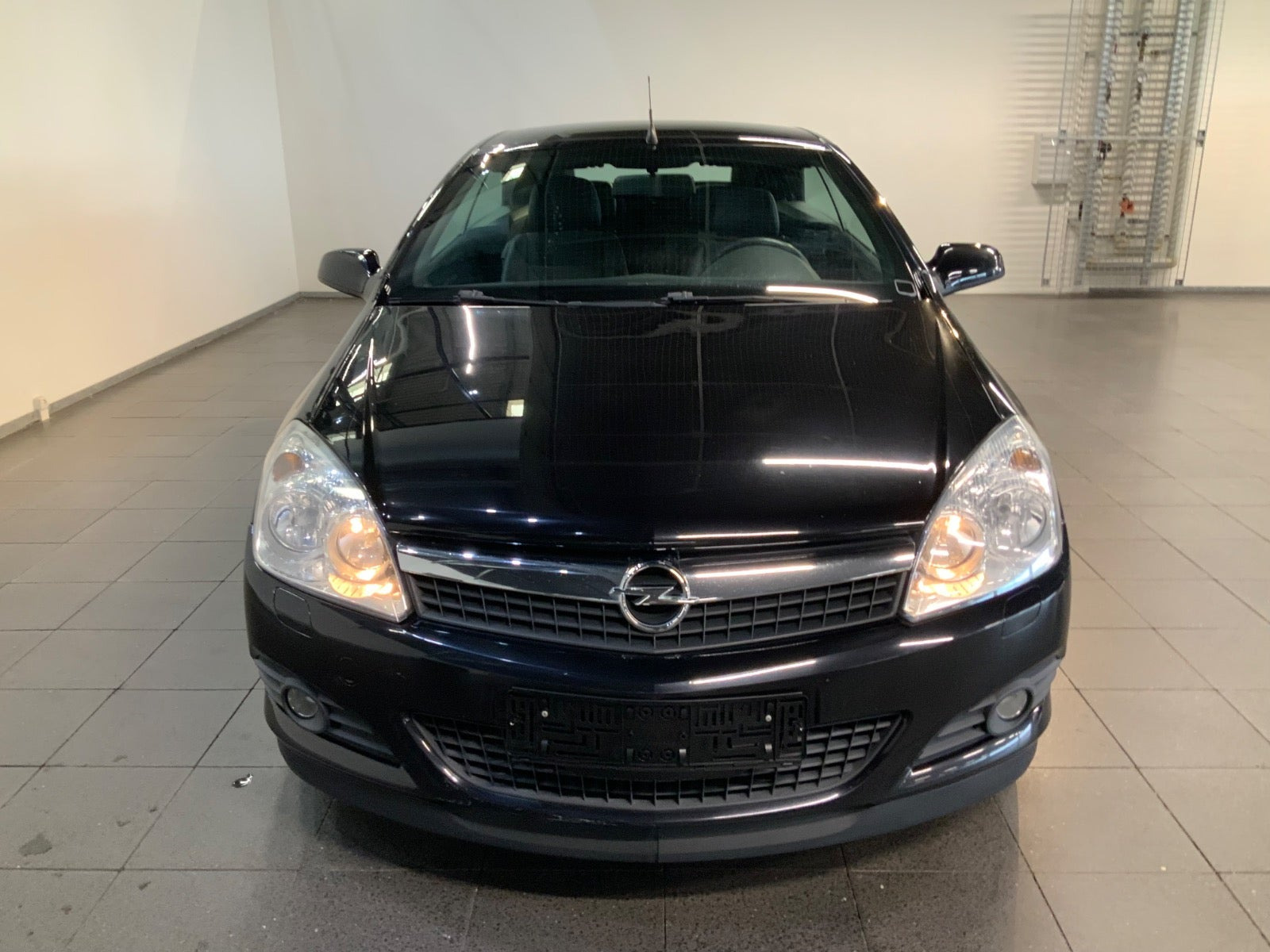 Sort Opel Astra fra 2009