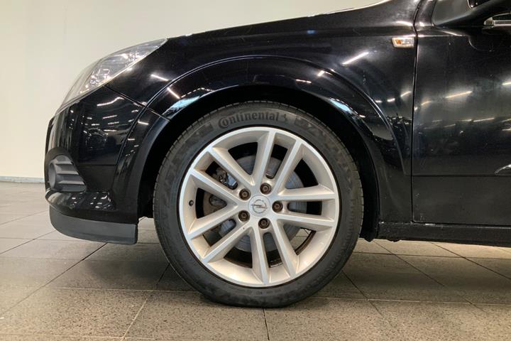 Sort Opel Astra fra 2009