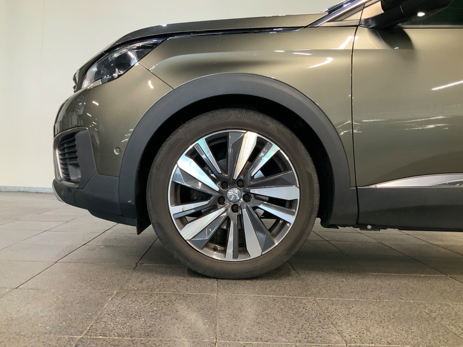 Grøn Peugeot 5008 fra 2018