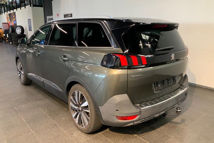 Grøn Peugeot 5008 fra 2018