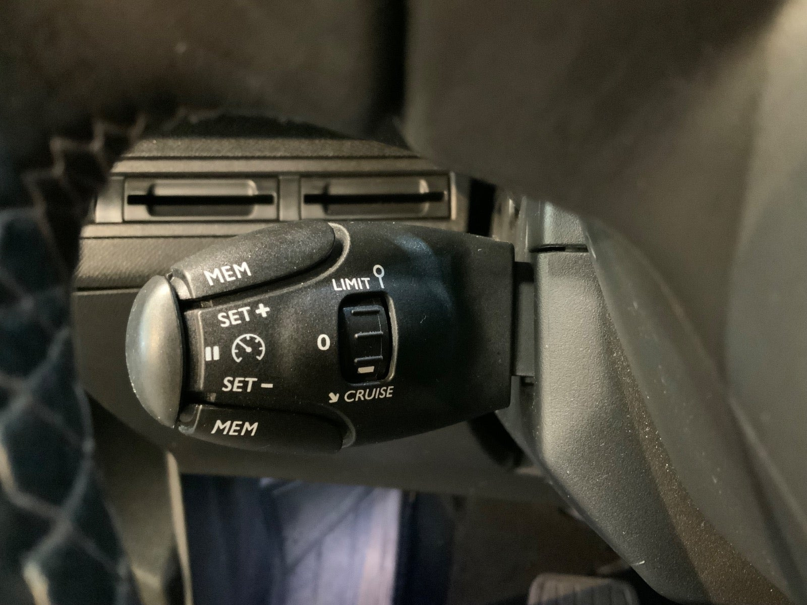 Grøn Peugeot 5008 fra 2018
