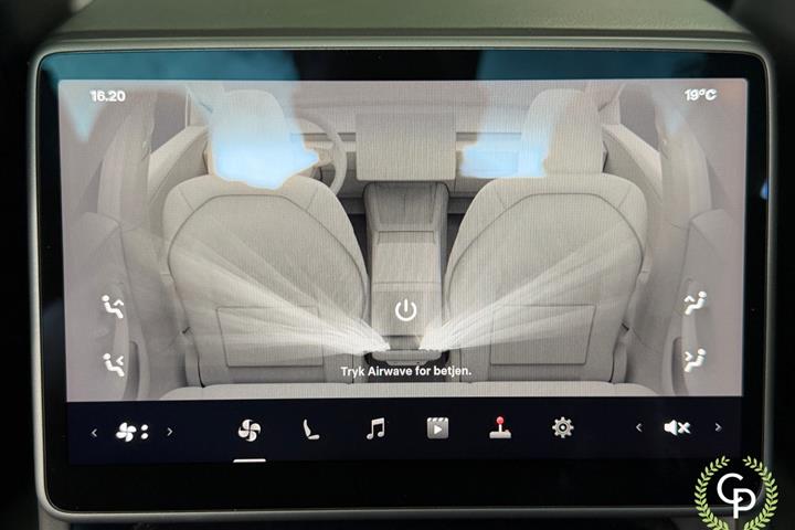 Grå Tesla Model 3 fra 2023