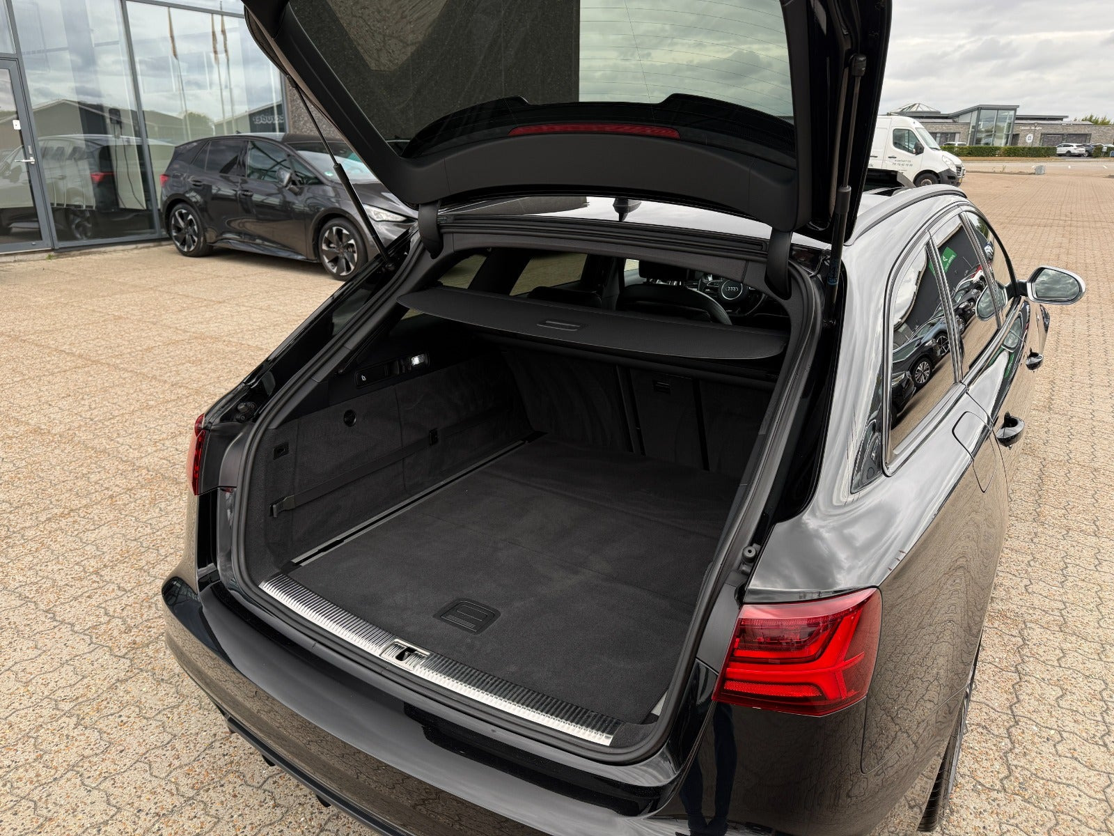 Sort Audi S6 fra 2017