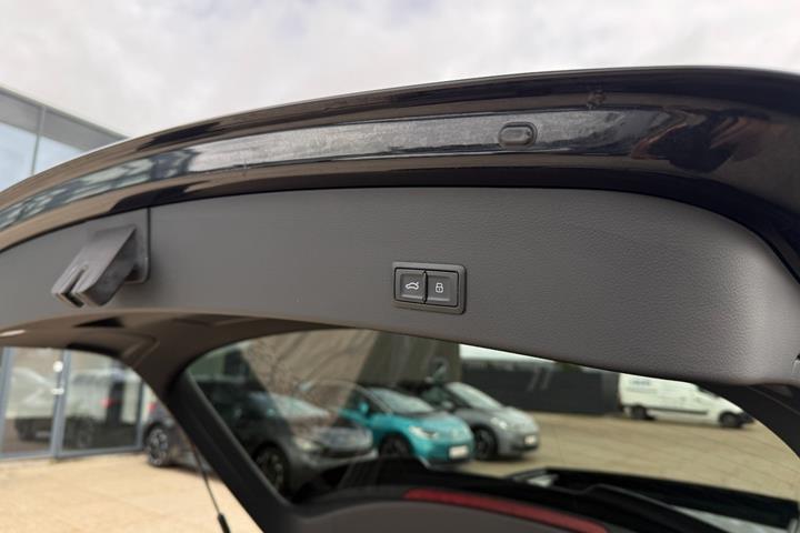 Sort Audi S6 fra 2017