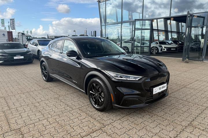 Sort Ford Mustang Mach-E fra 2023