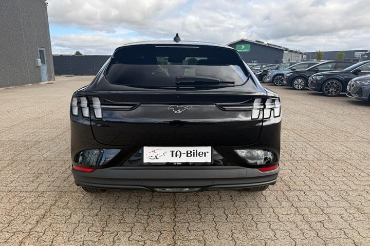 Sort Ford Mustang Mach-E fra 2023