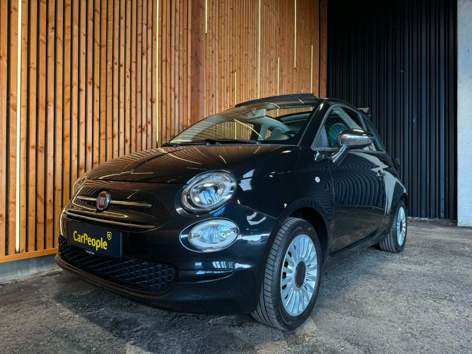 Sort Fiat 500C fra 2016